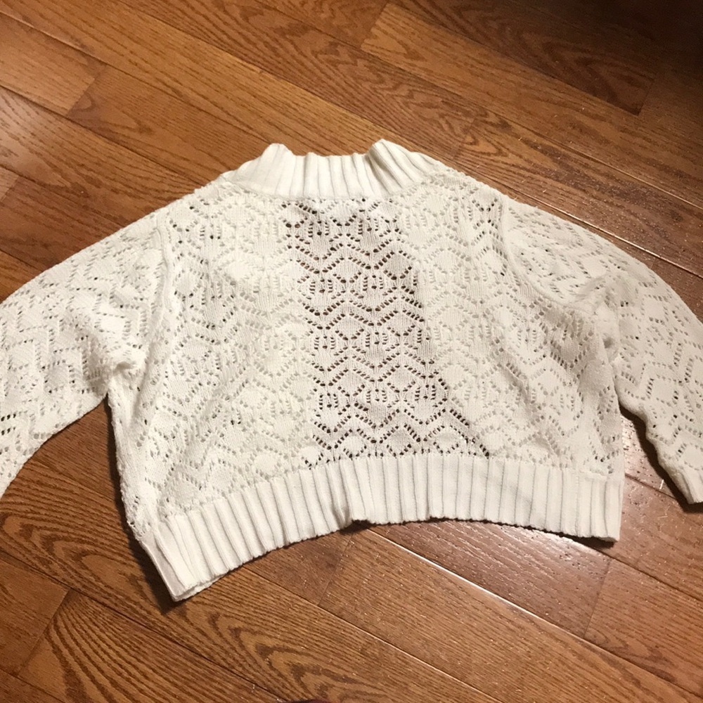 White Stag crochet 3/4 sleeve shrug - Picture 2 of 4